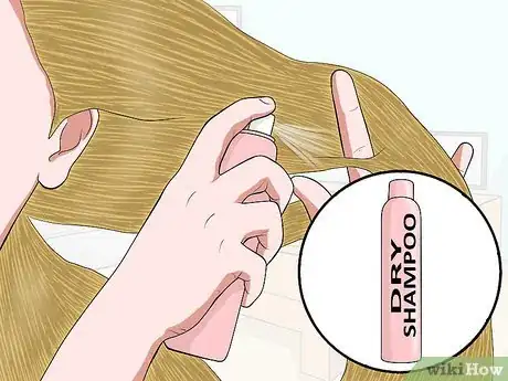 Imagen titulada Get Olive Oil Out of Your Hair Step 4