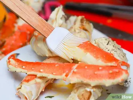 Imagen titulada Cook King Crab Legs Step 21