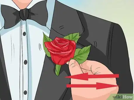 Imagen titulada Pin on a Boutonniere Step 7