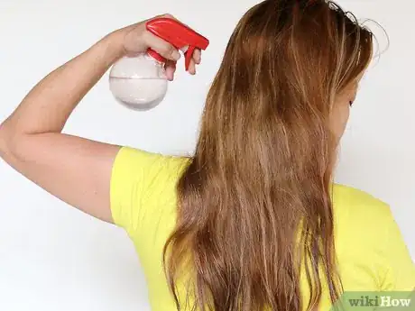 Imagen titulada Apply Almond Oil to Hair Step 7