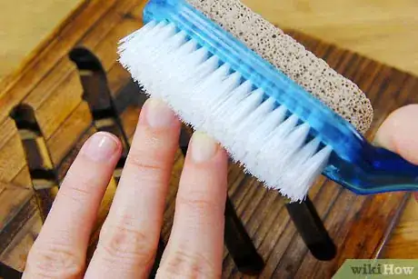 Imagen titulada Clean Under Your Fingernails Step 9