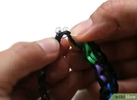 Imagen titulada Make a Rainbow Loom Bracelet Step 22