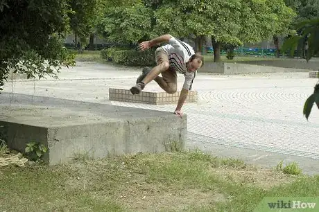 Imagen titulada Get Started in Parkour or Free Running Step 4