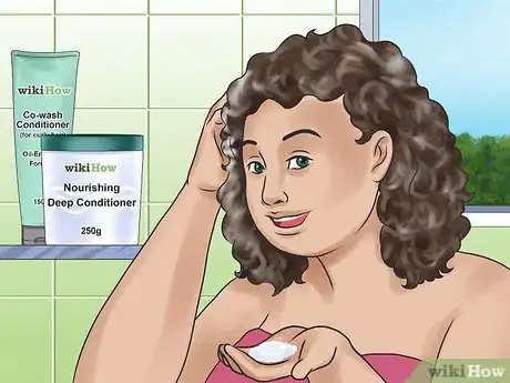 Imagen titulada Care for Your Curly Hair Step 4