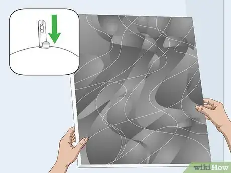 Imagen titulada Hang a Large Canvas Step 10