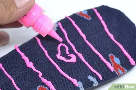 Imagen titulada Make Non Slip Socks Step 4