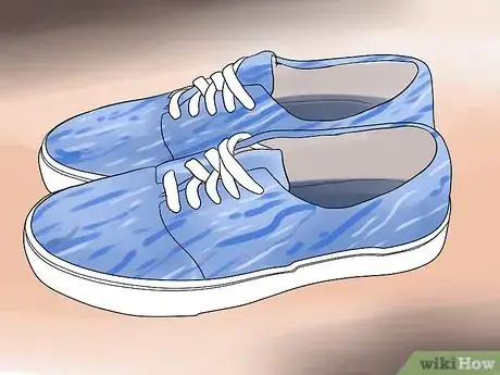 Imagen titulada Stretch Shoes Step 6