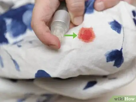 Imagen titulada Get Blood out of Sheets Step 4