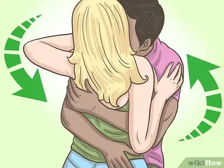 Imagen titulada Use Your Hands During a Kiss Step 11