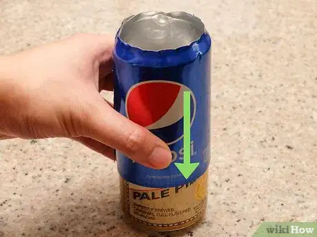 Imagen titulada Disguise Your Beer Can With a Soda Can Step 8