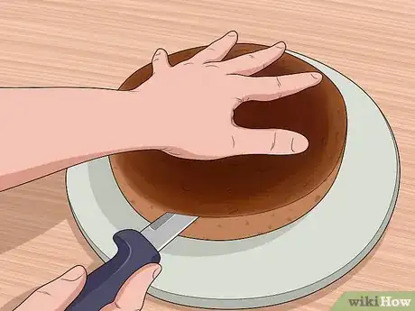 Imagen titulada Fix a Baked Cake Stuck to the Pan Step 12