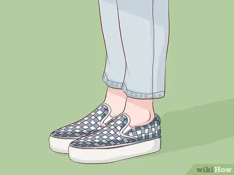 Imagen titulada Wear Slip on Vans Step 3