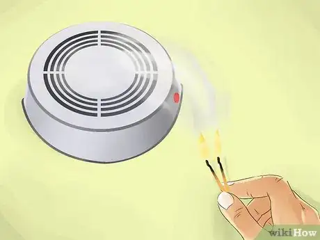 Imagen titulada Test a Smoke Detector Step 5