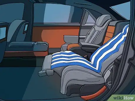 Imagen titulada Make a Bed in Your Car Step 2