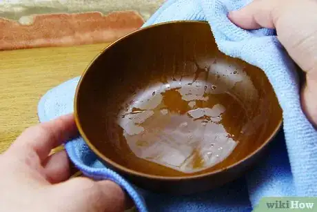 Imagen titulada Clean Wooden Bowls Step 3