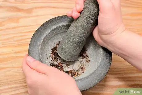 Imagen titulada Use a Mortar and Pestle Step 5