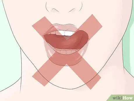Imagen titulada Get Rid of Painful Cracked Lips Step 2