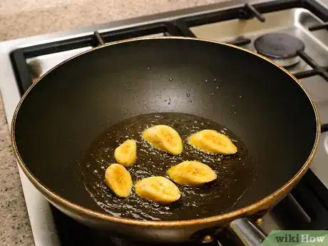 Imagen titulada Fry Plantains Step 5