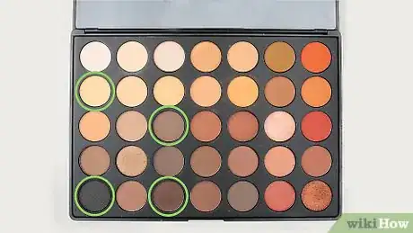 Imagen titulada Blend Eyeshadow Step 11