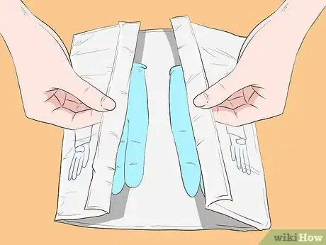 Imagen titulada Put on Sterile Gloves Step 6