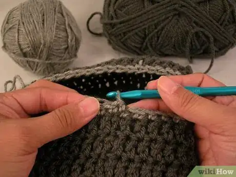 Imagen titulada Crochet a Skull Cap Step 10