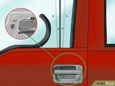 Imagen titulada Use a Coat Hanger to Break Into a Car Step 15