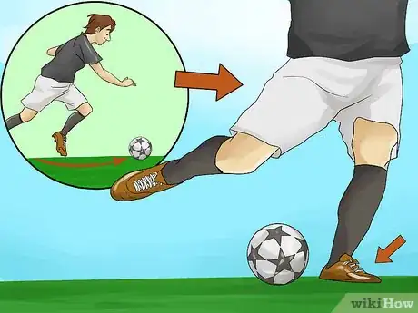 Imagen titulada Knuckle a Soccer Ball Step 5