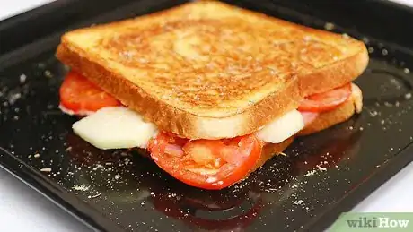 Imagen titulada Make a Grilled Cheese Sandwich with an Iron Step 12.jpeg