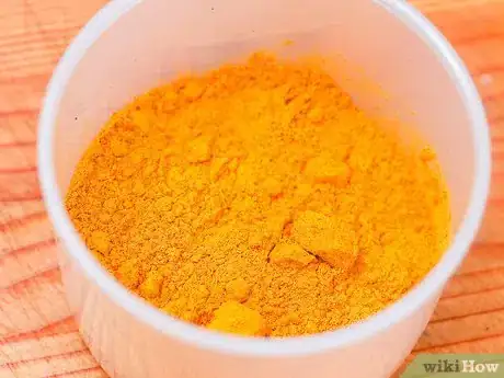 Imagen titulada Make Turmeric Tea Step 1