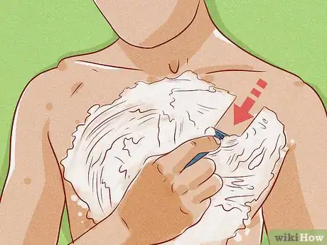 Imagen titulada Shave Chest Hair Step 6