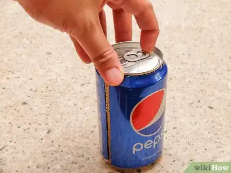 Imagen titulada Disguise Your Beer Can With a Soda Can Step 9