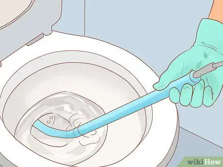 Imagen titulada Unclog a Toilet with Baking Soda Step 6