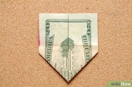 Imagen titulada Fold a $20 Bill Into a Picture of the Twin Towers Step 4