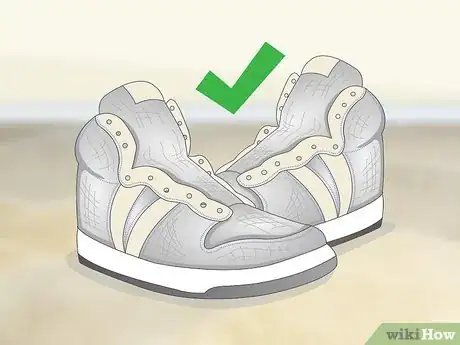 Imagen titulada Waterproof Shoes Step 9