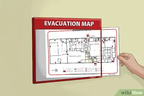 Imagen titulada Evacuate a Building in an Emergency Step 11