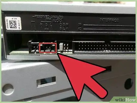 Imagen titulada Install a CD ROM or DVD Drive Step 12