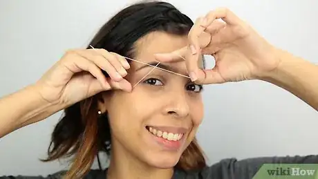 Imagen titulada Do Your Eyebrows Step 8