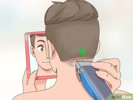 Imagen titulada Cut Your Own Hair (Men) Step 17