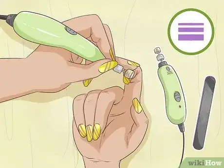 Imagen titulada Cut Acrylic Nails Step 5