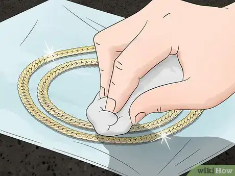 Imagen titulada Clean a Necklace Step 5