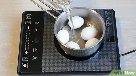 Imagen titulada Make a Soft Boiled Egg Step 2