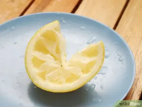 Imagen titulada Make Fresh Squeezed Lemonade Step 6