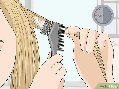 Imagen titulada Bleach Hair Without Damaging It Step 8