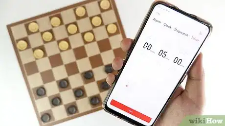 Imagen titulada Play Checkers Step 4