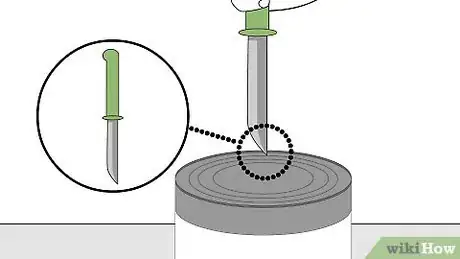 Imagen titulada Open a Can Without a Can Opener Step 2