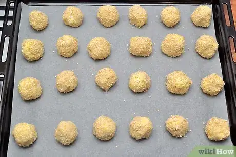 Imagen titulada Make Cheese Balls Step 4