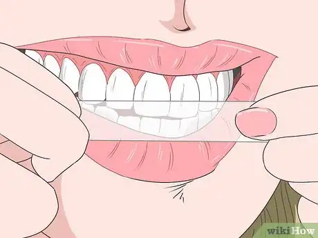 Imagen titulada Remove Tea Stains from Teeth Step 5