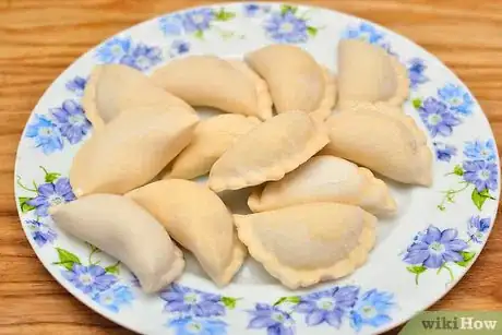 Imagen titulada Fry Pot Stickers Step 1