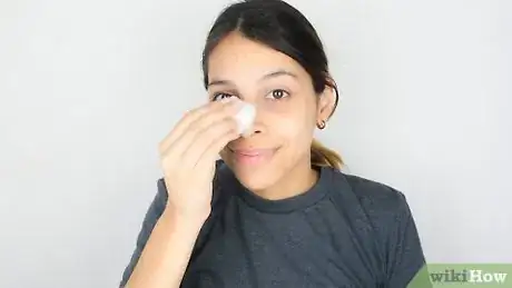 Imagen titulada Naturally Remove Blackheads (Steam and Towel Method) Step 6