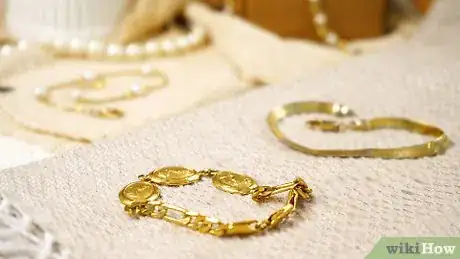 Imagen titulada Clean Gold Jewelry Step 10